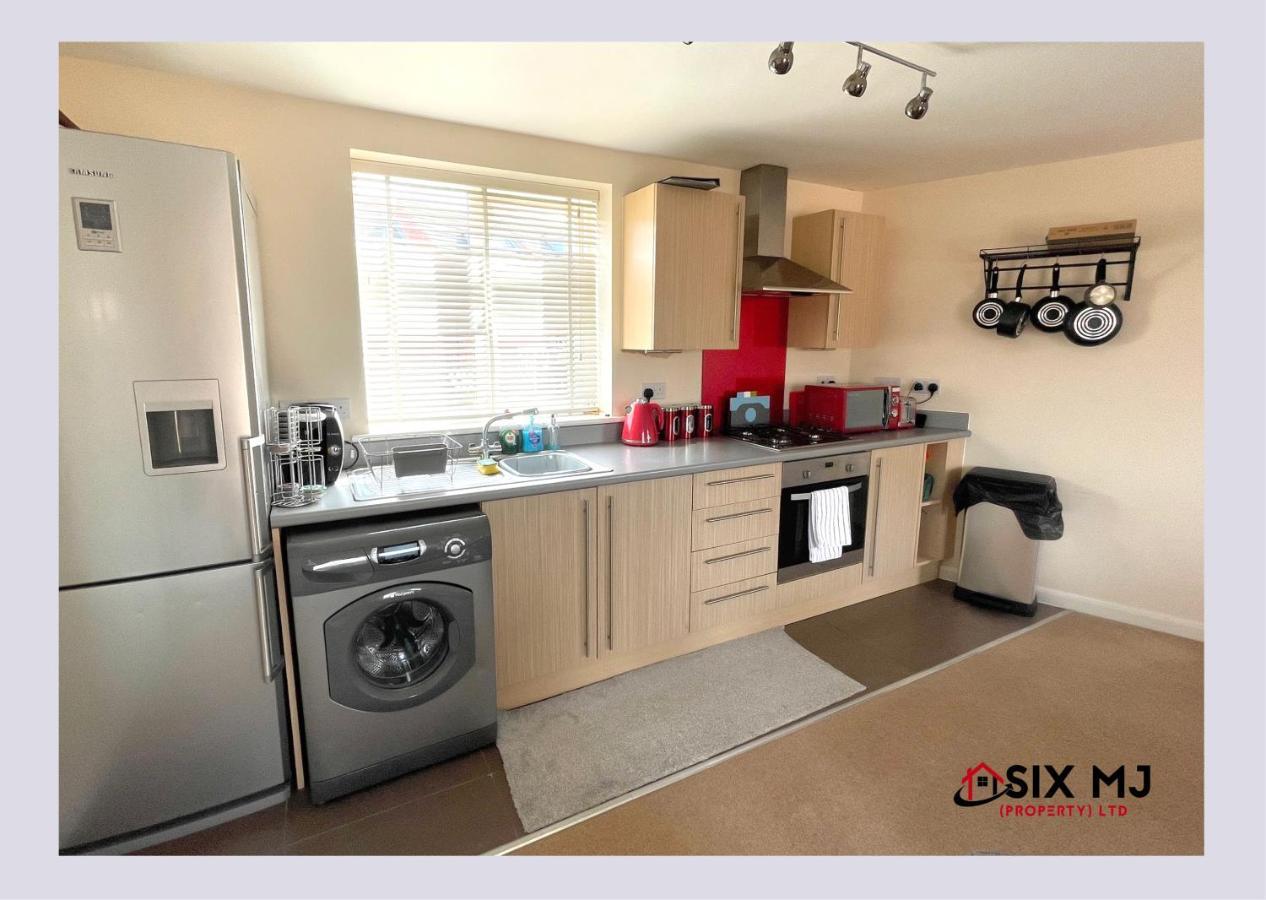 Chichele House, Sleeps 8, Nr Rushden Lakes, Allocated Parking, Corporate Welcome Higham Ferrers Exterior foto