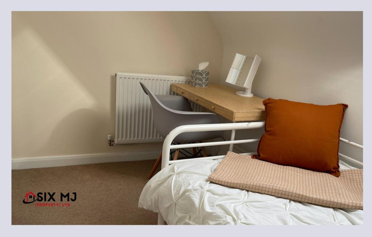 Chichele House, Sleeps 8, Nr Rushden Lakes, Allocated Parking, Corporate Welcome Higham Ferrers Exterior foto